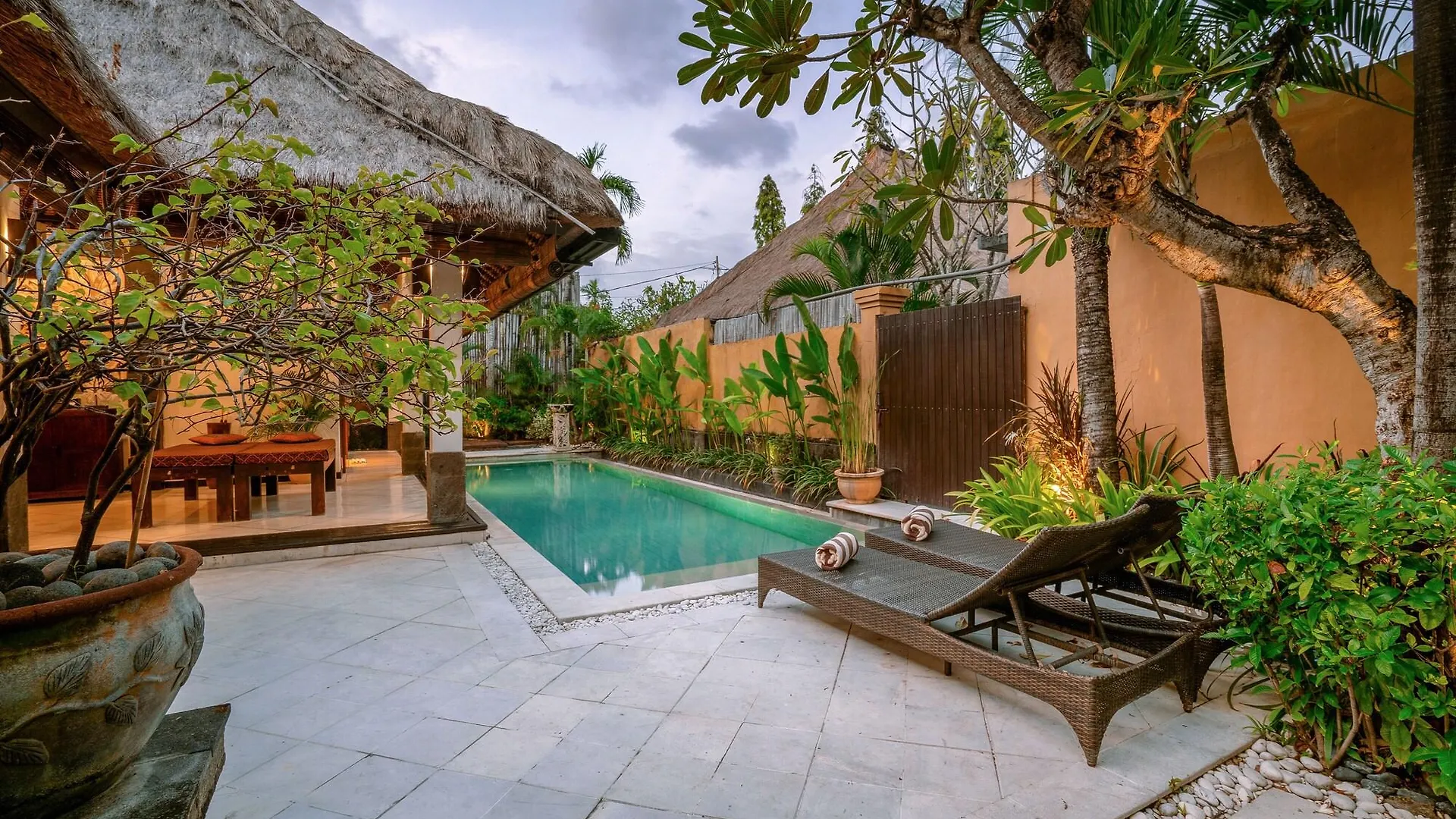 Hotel Maya Sayang Bali Villa Seminyak