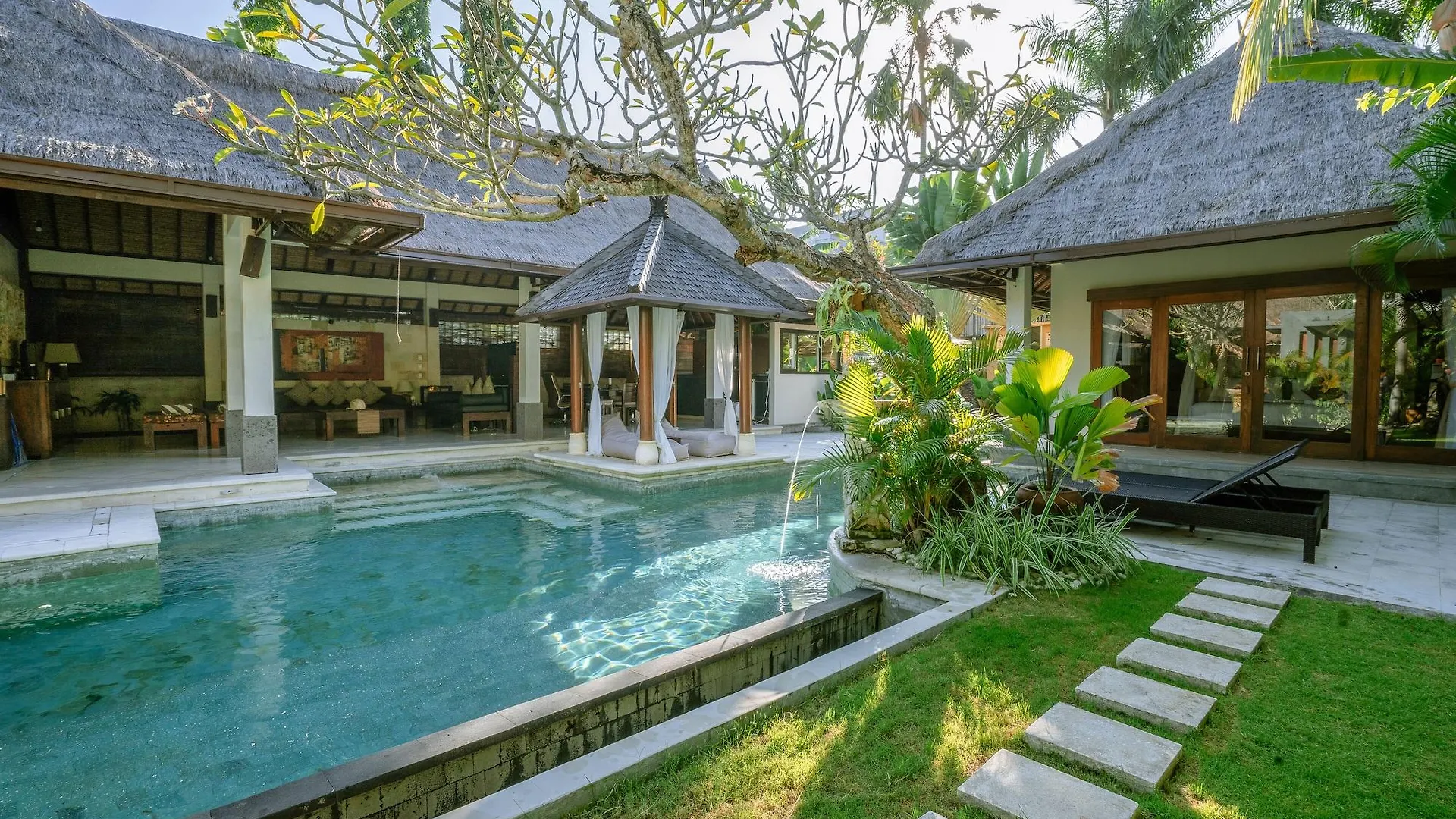 Maya Sayang Bali Villa Семиньяк